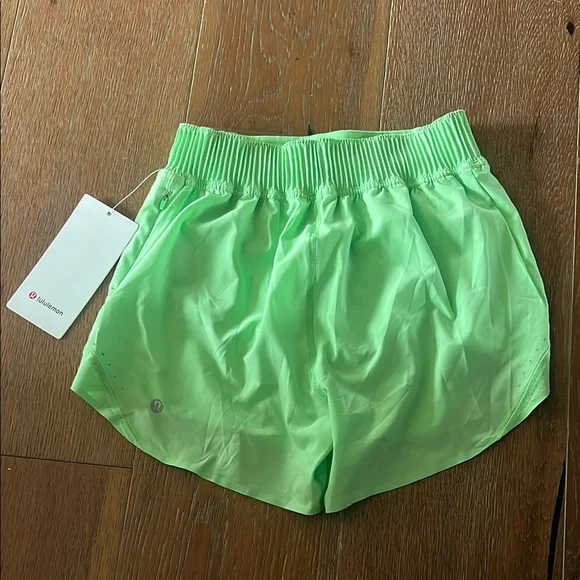 Lululemon Athletica Green Athletic Shorts Lightweight Performance - Picture 2 of 3